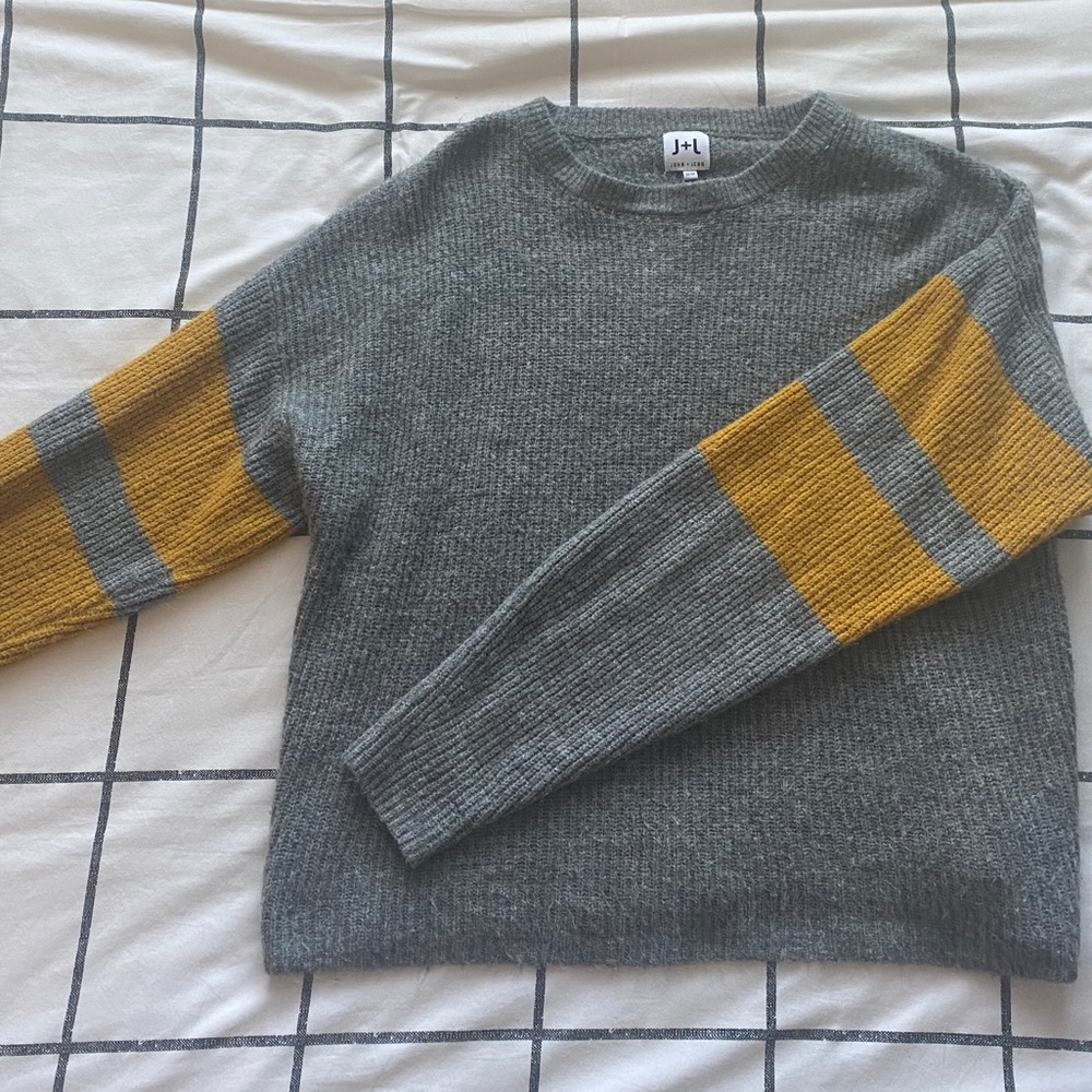 Womens grey/yellow sweater